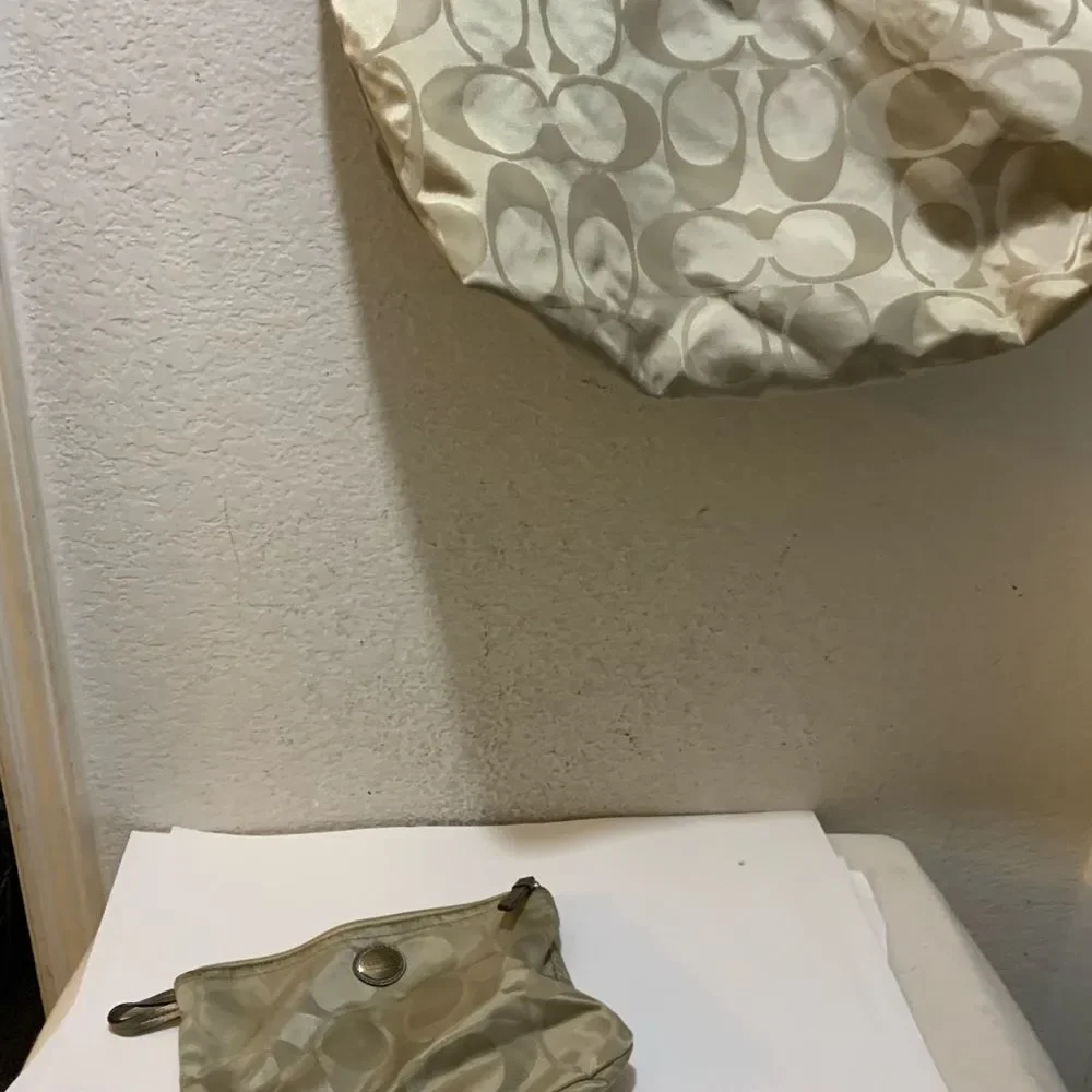 Coach tan signature Satin large Tote bag and matching removable wallet - Picture 5 of 11